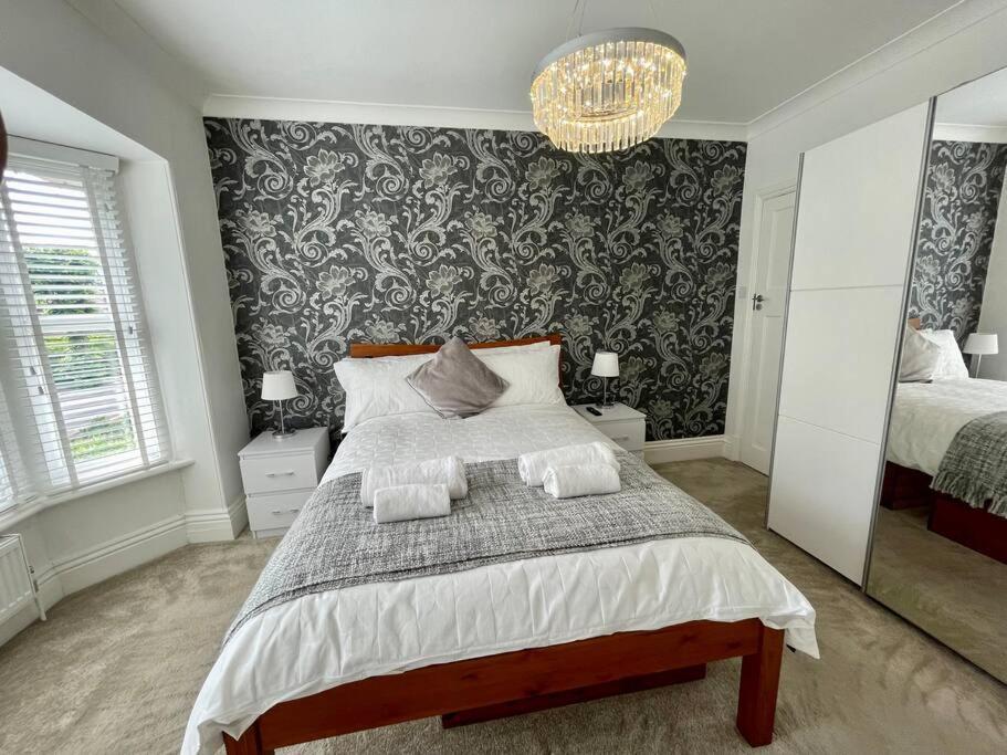 Modern 2 Bed Flat W Parking, Dog Friendly, Central بورنماوث المظهر الخارجي الصورة