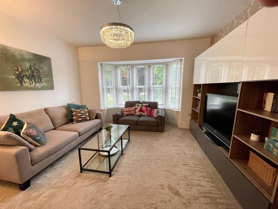Modern 2 Bed Flat W Parking, Dog Friendly, Central بورنماوث المظهر الخارجي الصورة